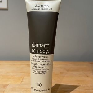Aveda daily hair repair. Never used.